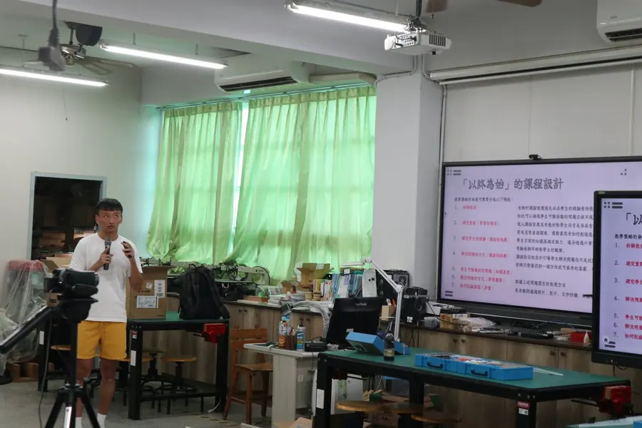 新竹縣博愛科技中心教師研習：VEX 機器人入門