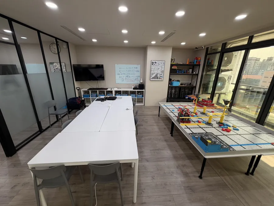 高雄左營店教室環境